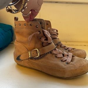 Sam Edelman sneaker